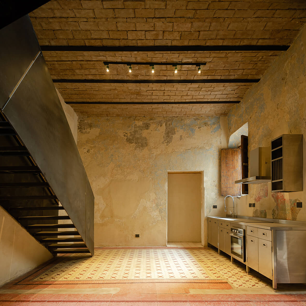 Fotografia del interior de una de las viviendas de los Pacheco, Se trata de un programa de vivienda multifamiliar alojado en un edificio histórico catalogado